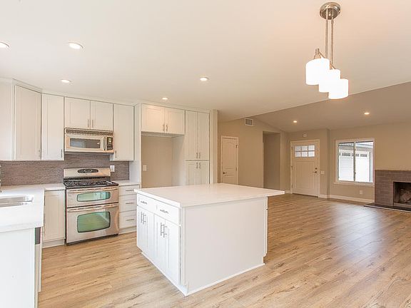 5th image of 616 W Fargo St