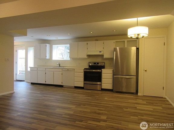 3rd image of 11422 NE 94th St
