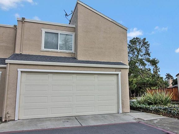 2nd image of 27728 Persimmon Dr