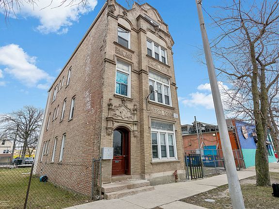 3rd image of 2547 S Christiana Ave