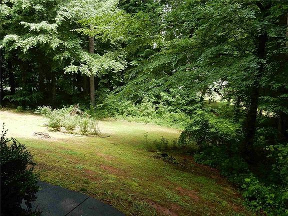 3rd image of 503 Woodland Trce