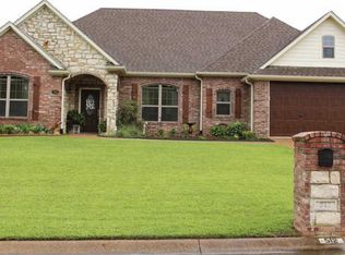 512 Southcreek Dr, Chandler, TX 75758