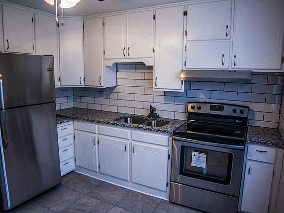 3rd image of 10500 E 40th St