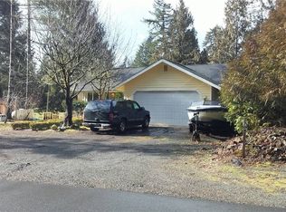 270 N Fairway Dr E, Hoodsport, WA 98548