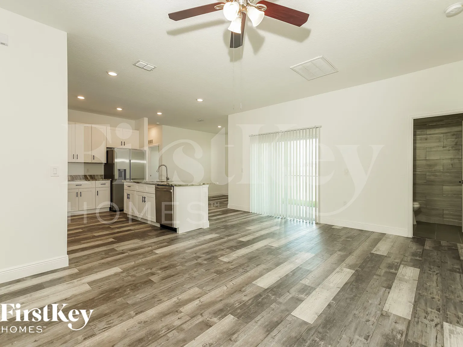 4 bed, 3.0 bath, 1811 sqft, $1,720 — Photo 3
