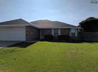 127 Garrett St, Burkburnett, TX 76354