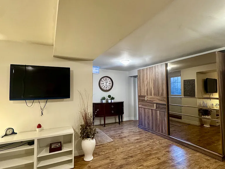 169 Larratt Ln #BASEMENT — Photo 3