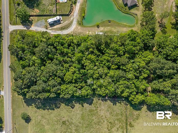 4th image of 15675 Camellia Rd