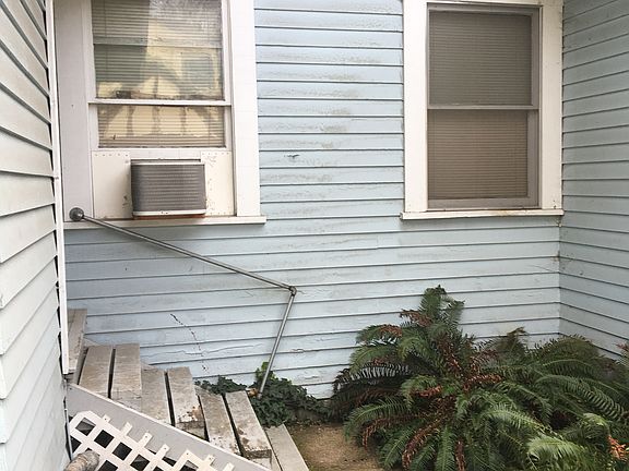 4th image of 620 S Oakdale Ave