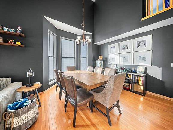 3rd image of 1960 Tuscany Ln