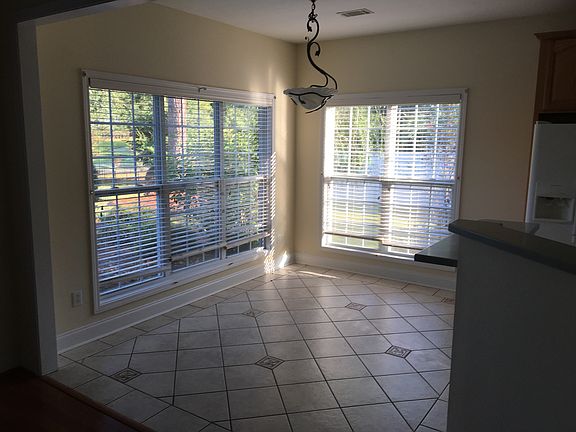 5th image of 1319 Kermit Dr