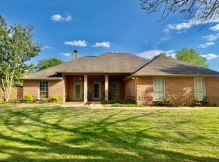 5567 Lakefront Dr, Tupelo, MS 38801