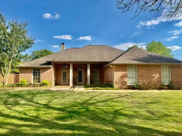5567 Lakefront Dr, Tupelo, MS 38801