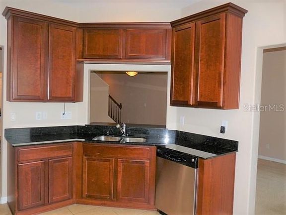 3rd image of 1506 Hillview Ln