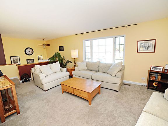3rd image of 18 Sandalwood Ct