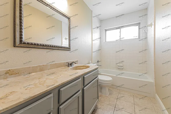 1229 Old Barn Ln — Photo 9