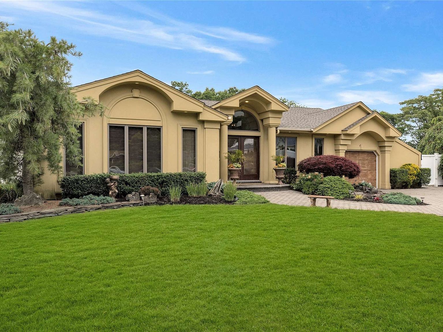 12 Kingswood Circle, Old Bethpage, NY 11804 Zillow