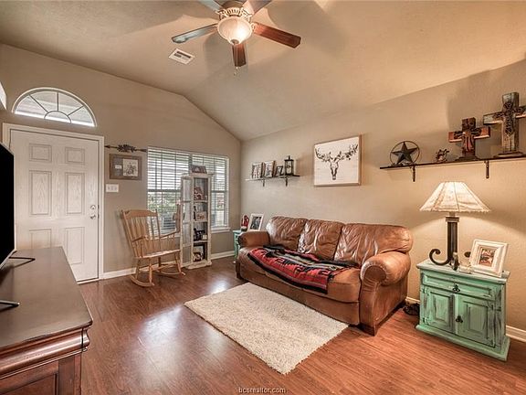 2nd image of 2742 Silver Oak Dr