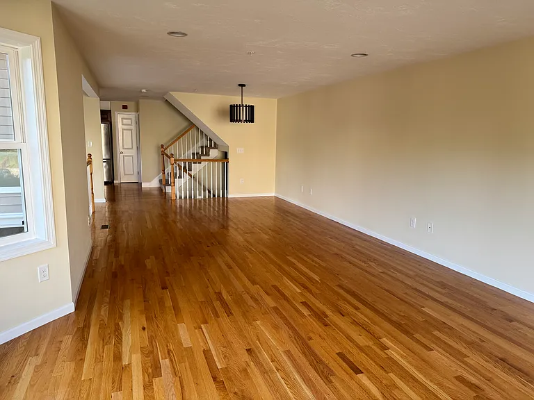 6 Queen Isabella Way — Photo 9