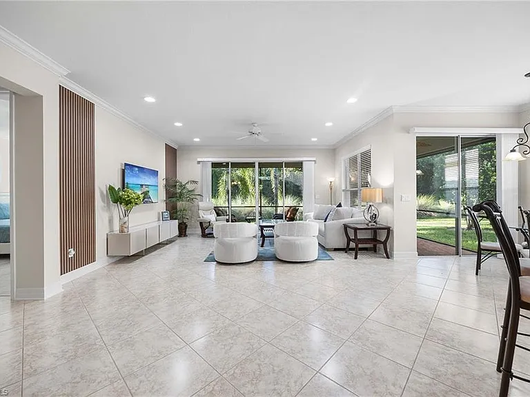 6542 Marbella Dr — Photo 6