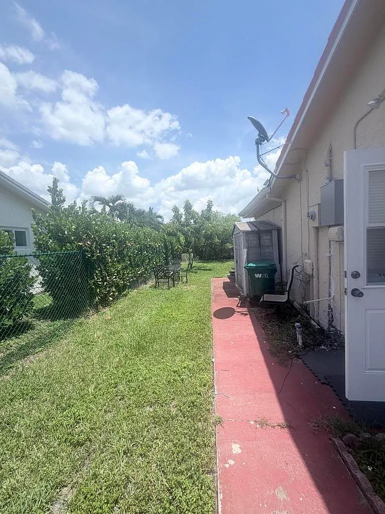 3 bed, 1204 sqft, $2,800 — Photo 3