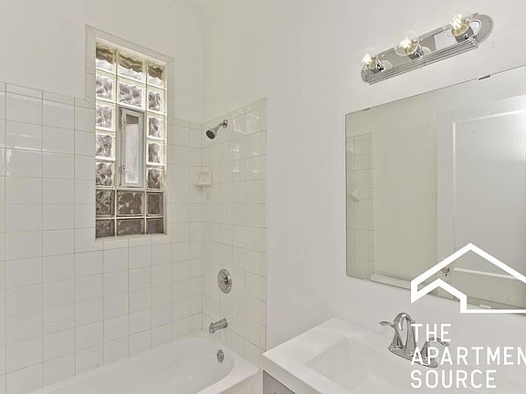 4th image of 3830 N Ashland Ave