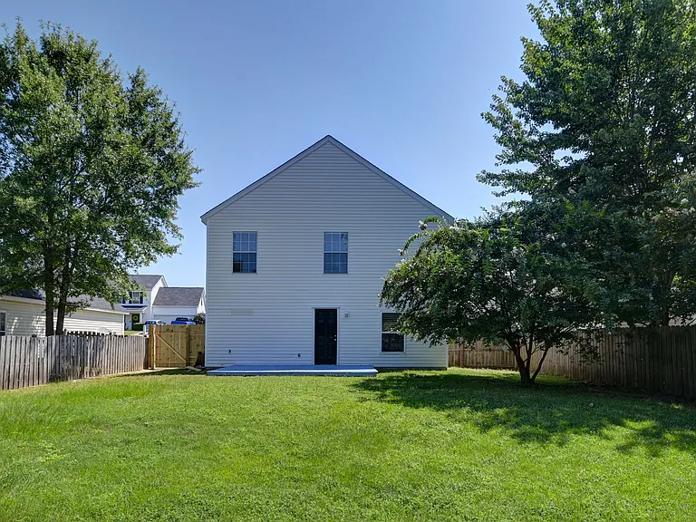 141 Wigmore Ln — Photo 38