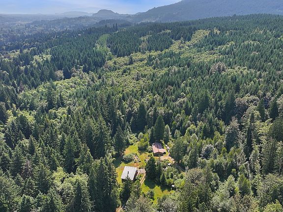 3rd image of 551 Summerland Road