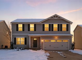 158 River Run Dr, Elyria, OH 44035