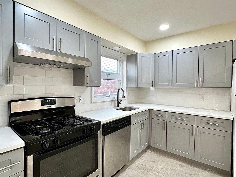 1st image of 217 Giffords Ln Floor 1