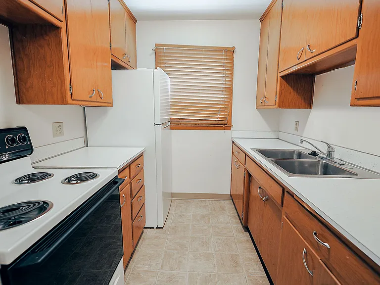 1731 E St #8 — Photo 7