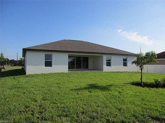 4th image of 804 NE 32nd Ter