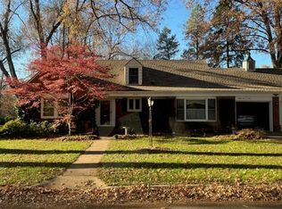 8104 Meadow Ln, Leawood, KS 66206