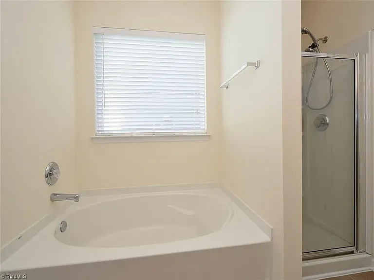 Master Bathroom: