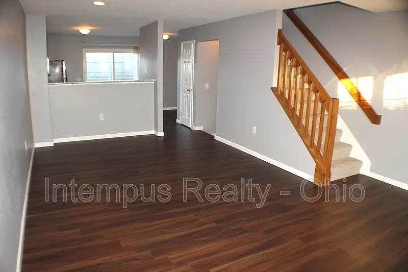 2 bed, 1.5 bath, 1088 sqft, $1,647 — Photo 4
