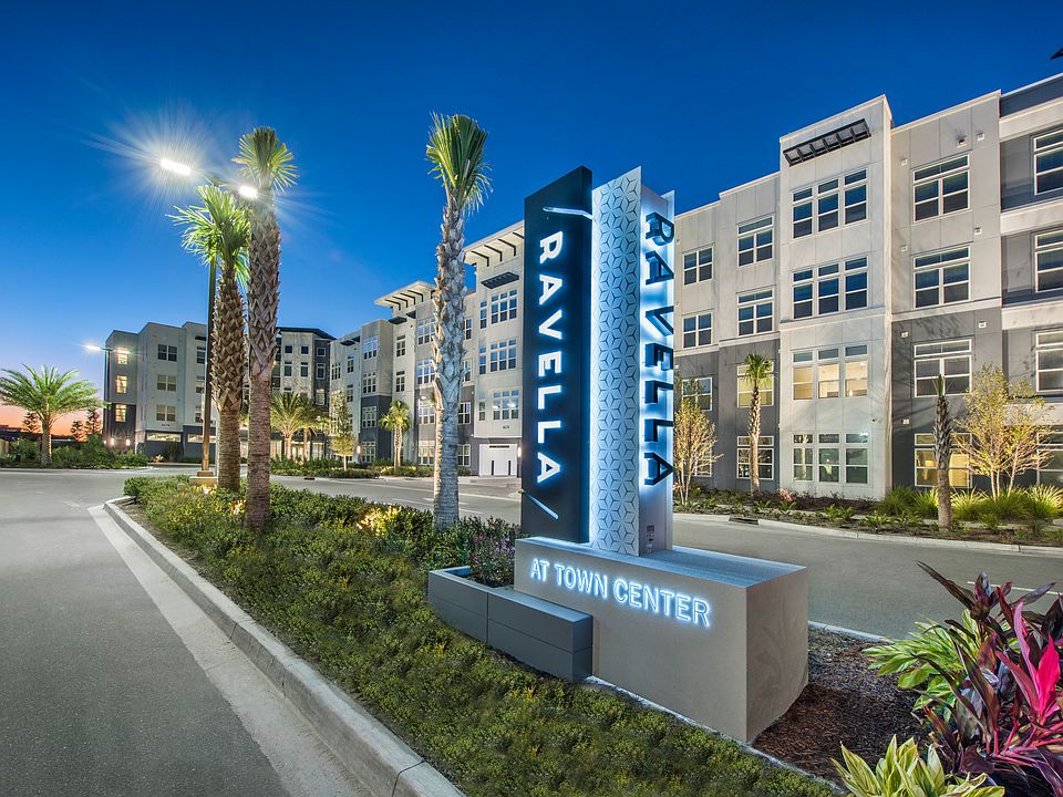 Entrance to Ravella at Town Center