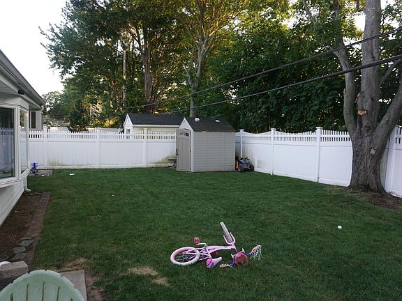 3rd image of 28 Bamboo Ln