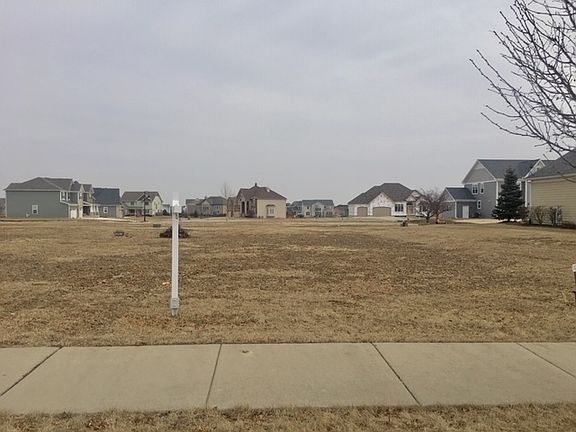 2nd image of 25521 W Prairiewood Ln