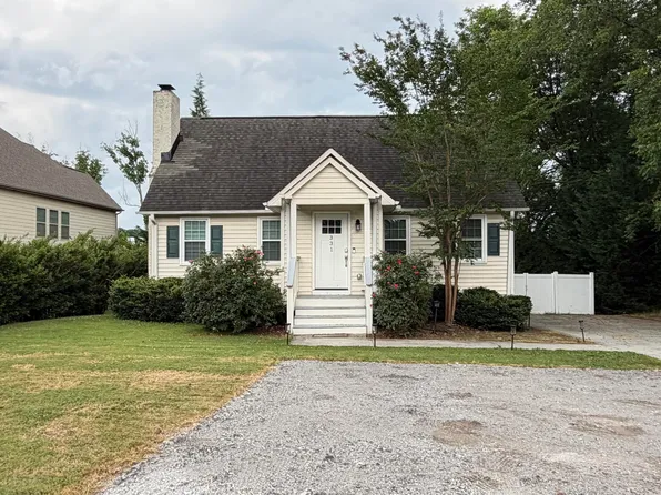 331 Hammett Bridge Rd, Greer, SC 29650