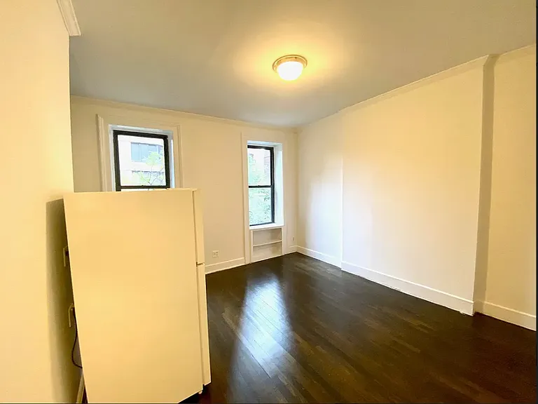 243 E 39th St #4A — Photo 3