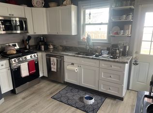 107 Oak Ave, Riverside, RI 02915