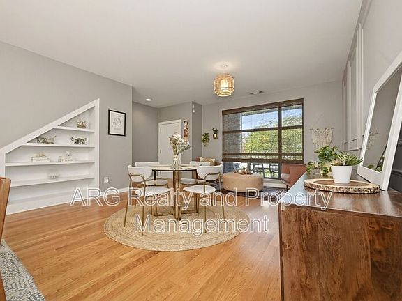 3rd image of 472 Martin St SE