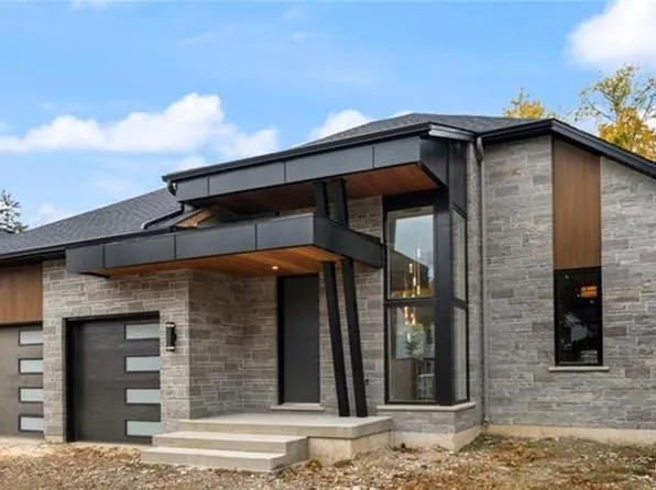 163 Parkside Dr, Brantford, ON N3T 0S9