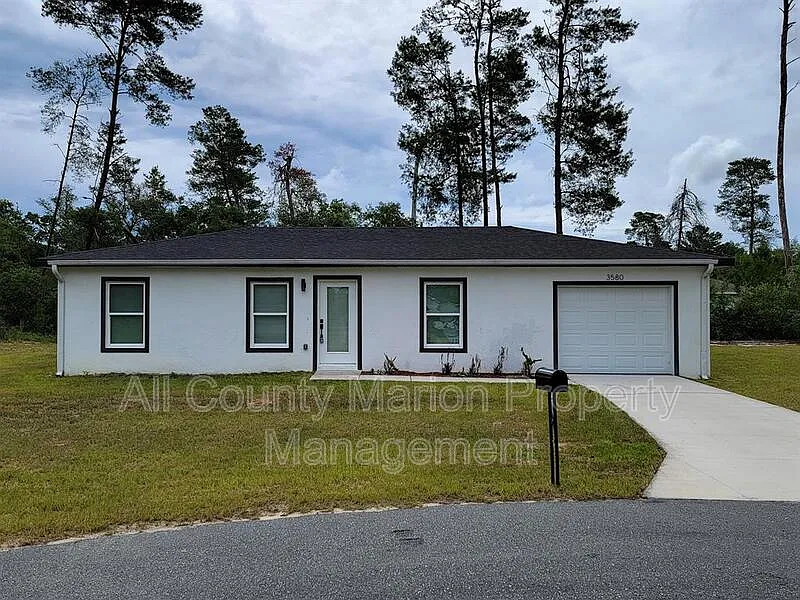3 bed, 2.0 bath, 1011 sqft, $1,550 — Photo 1