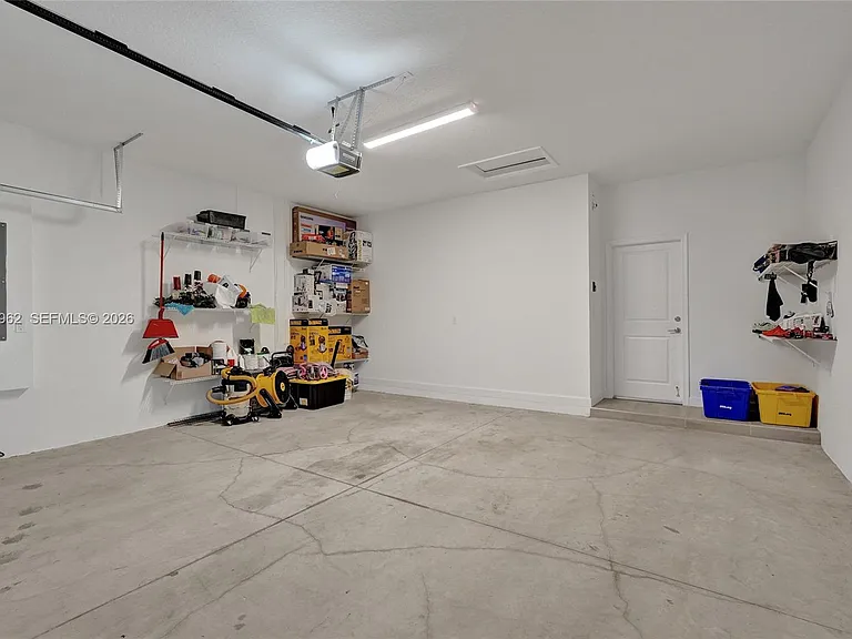 19593 Whispering Creek Rd — Photo 24