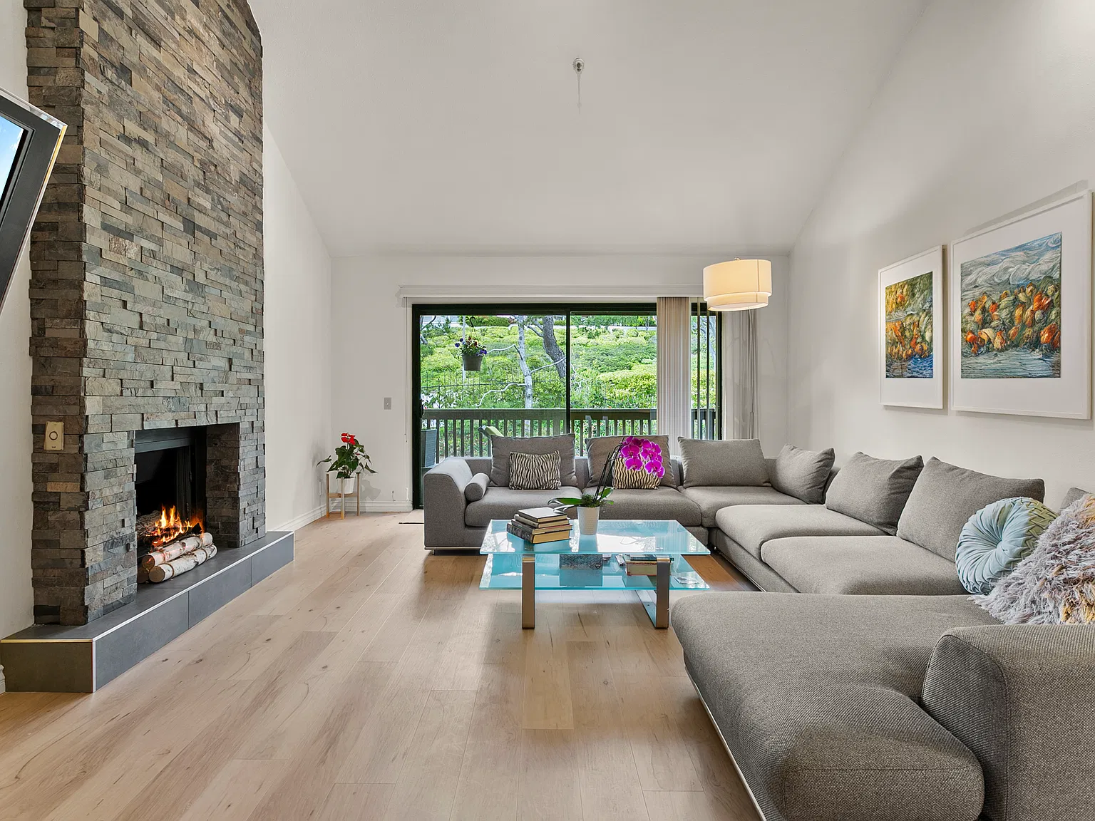 2 bed, 1197 sqft, $6,900 — Photo 2