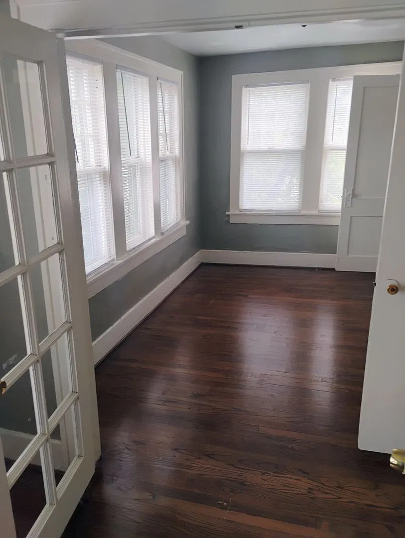 1700 N Robinson — Photo 3
