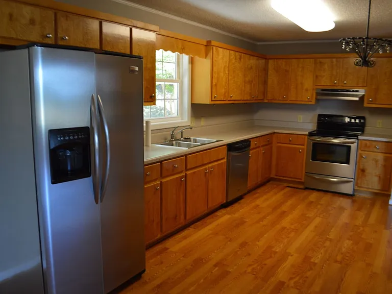 127 Freedom Dr — Photo 9