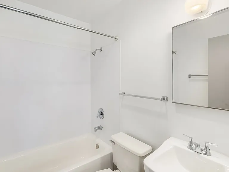 Bayview Apartments — Photo 5