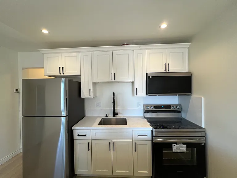 2511 Prince St #9 — Photo 14